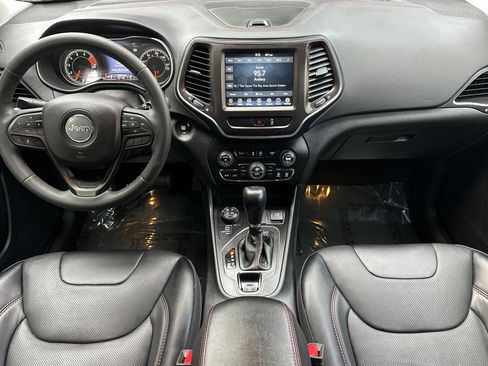 Used 2022 Jeep Cherokee Trailhawk w/ Premium Leather Package image 12