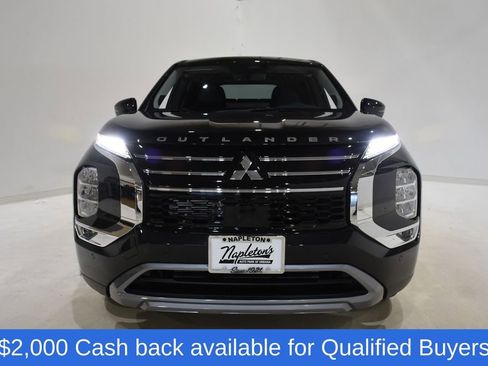 New 2026 Mitsubishi Outlander SE image 2