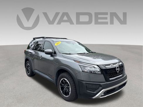 Used 2025 Nissan Pathfinder Rock Creek AWD/4WD image 34