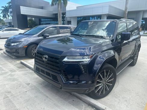 Used 2025 Lexus GX 550 w/ Cold Area Package AWD/4WD image 5