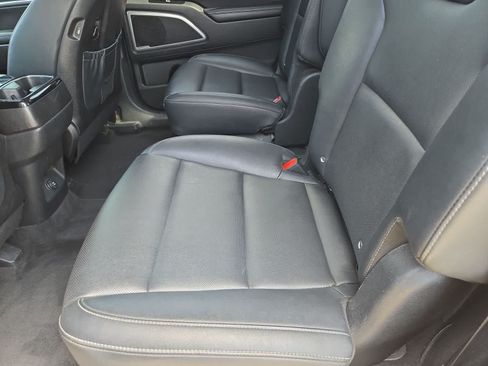 Certified 2022 Kia Telluride S AWD/4WD image 19