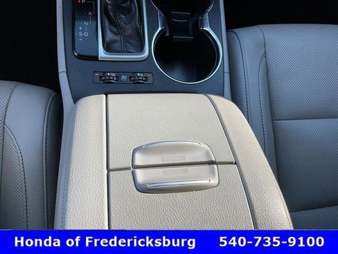 Used 2019 Toyota Highlander Limited Platinum image 40