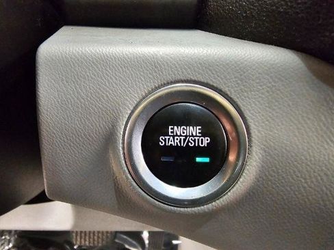 Used 2022 GMC Terrain SLE image 15