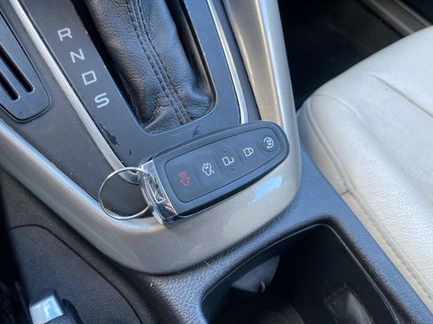 Used 2016 Ford Focus Titanium FWD image 21