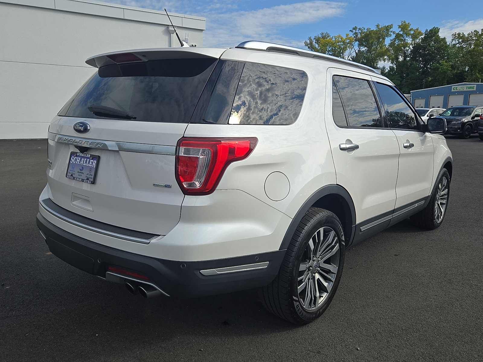 Used 2019 Ford Explorer Platinum AWD/4WD image 6