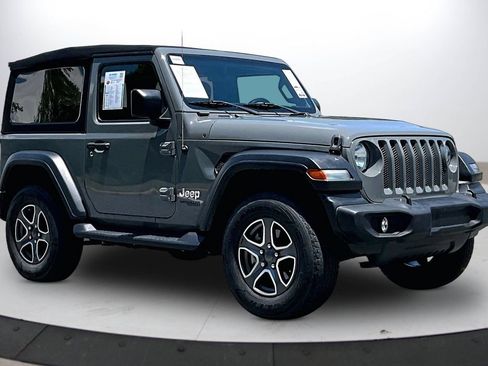 Used 2021 Jeep Wrangler Sport AWD/4WD image 2