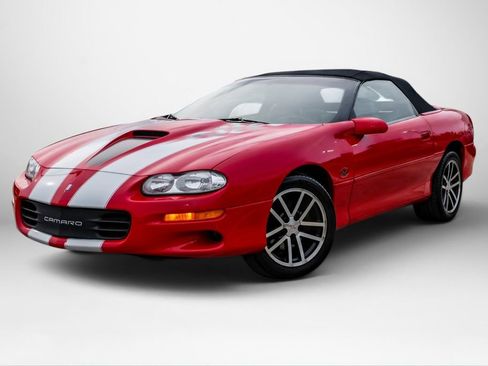 Used 2002 Chevrolet Camaro Z28 w/ SS Performance/Appearance Pkg RWD image 3