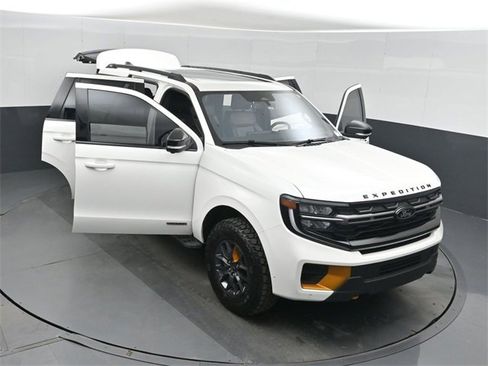 Used 2025 Ford Expedition Tremor image 52
