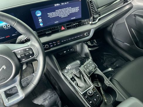 Certified 2025 Kia Sportage SX image 23