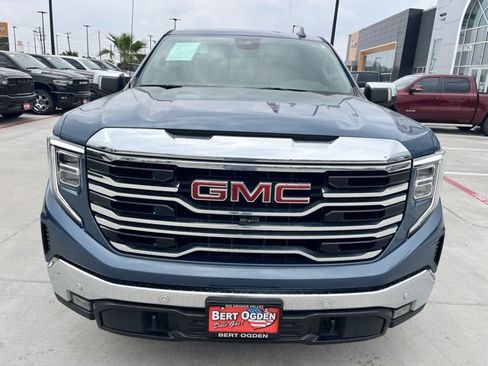 Used 2024 GMC Sierra 1500 SLT image 2
