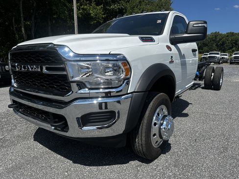 New 2024 RAM 4500 Tradesman image 3
