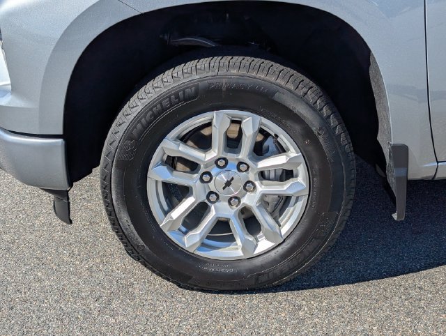 Used 2025 Chevrolet Silverado 1500 RST AWD/4WD image 17
