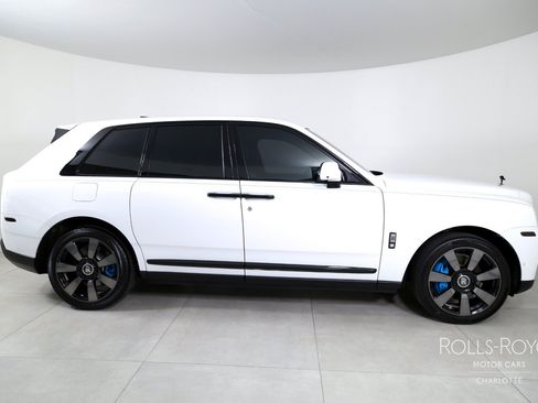 Certified 2023 Rolls-Royce Cullinan w/ Cullinan Package AWD/4WD image 10