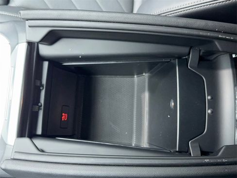 Used 2023 BMW X6 xDrive40i w/ M Sport Package image 34