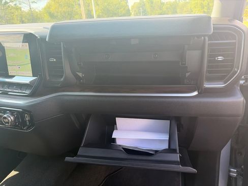 Used 2025 GMC Sierra 1500 SLT AWD/4WD image 41