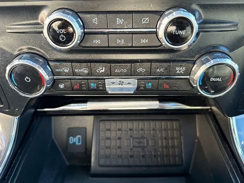 Used 2023 Ford F150 Lariat w/ Equipment Group 502A High image 34