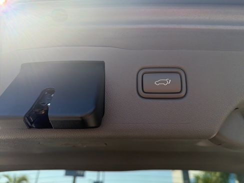 Used 2020 Kia Sorento SX image 11