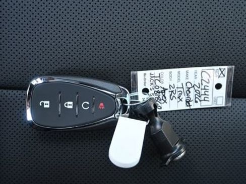 New 2026 Chevrolet Trax RS w/ Sunroof Package image 29