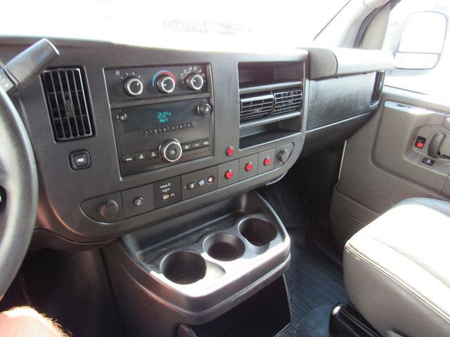 Used 2014 Chevrolet Express 2500 RWD image 33