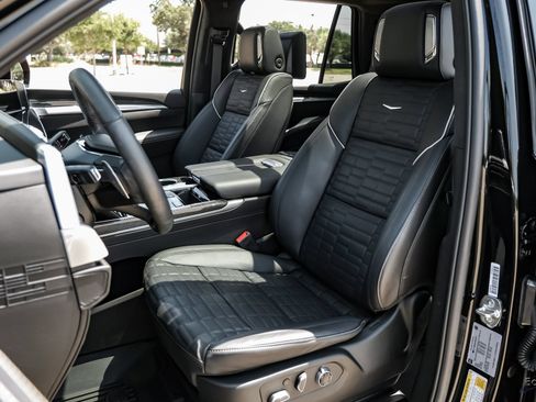 Used 2026 Cadillac Escalade V w/ LPO, ONYX Package AWD/4WD image 36
