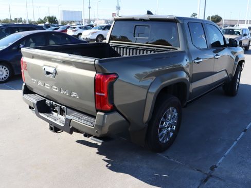 Certified 2025 Toyota Tacoma Limited image 11
