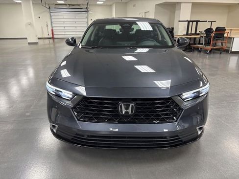 Used 2024 Honda Accord Touring image 2