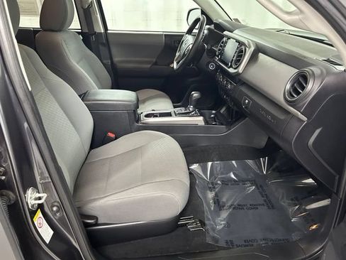 Used 2020 Toyota Tacoma SR5 AWD/4WD image 12
