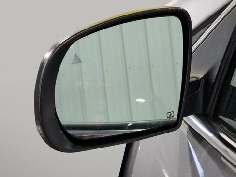 Used 2018 Jeep Cherokee Limited image 10