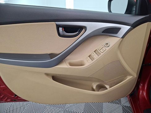 Used 2012 Hyundai Elantra Limited image 10