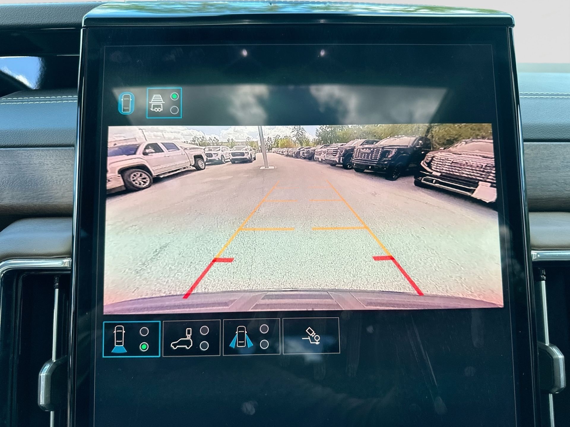 Certified 2025 GMC Yukon Denali Ultimate AWD/4WD image 15