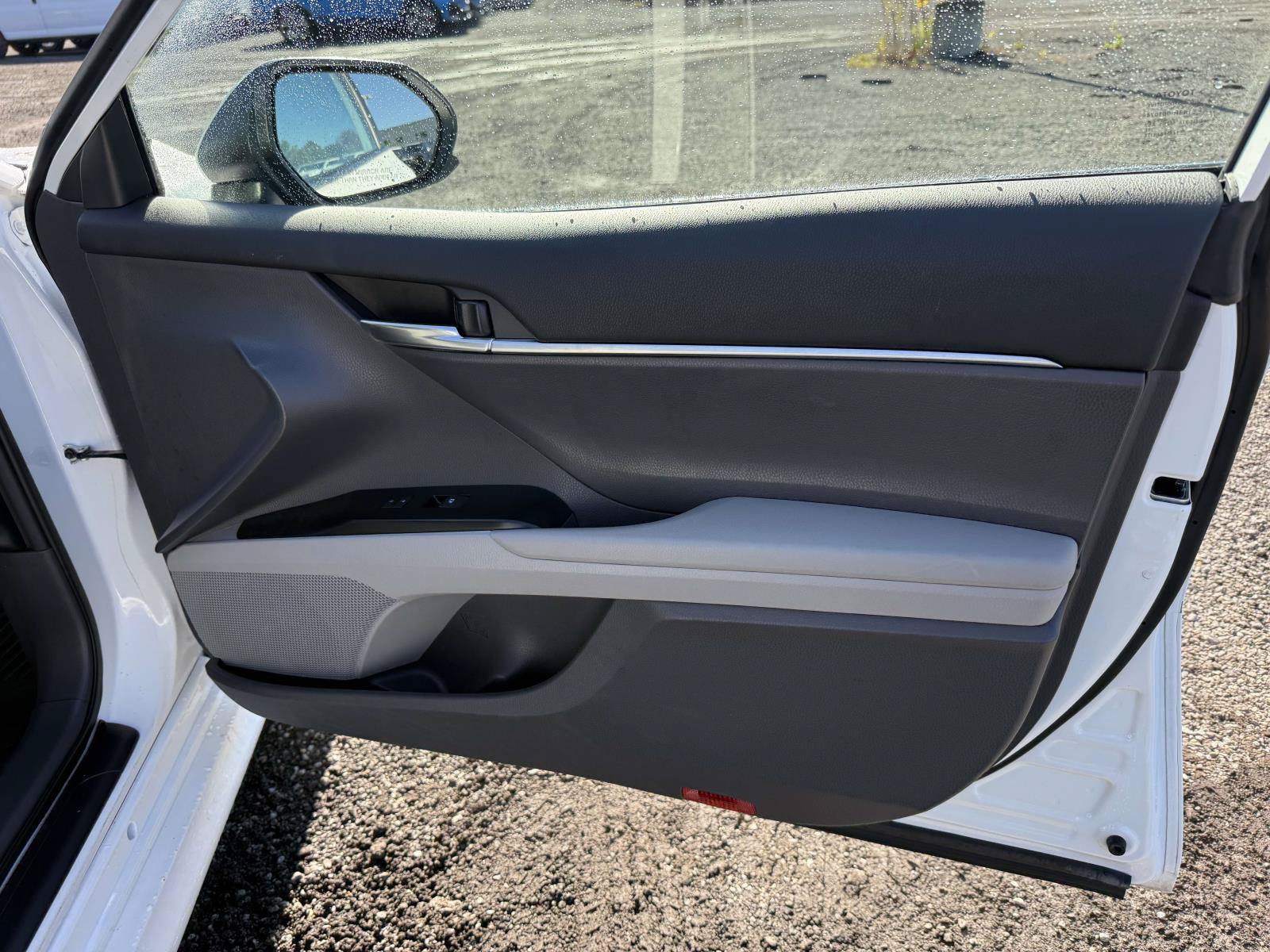 Used 2020 Toyota Camry LE FWD image 15