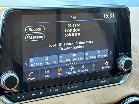 Used 2024 Nissan Sentra SV w/ SV Premium Package image 7