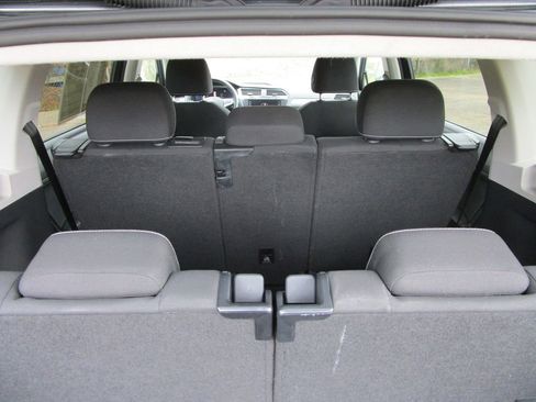 Used 2024 Volkswagen Tiguan S image 11