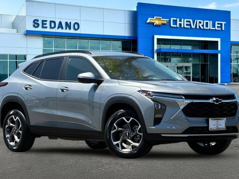 New 2026 Chevrolet Trax LT w/ Driver Confidence Package FWD image 2