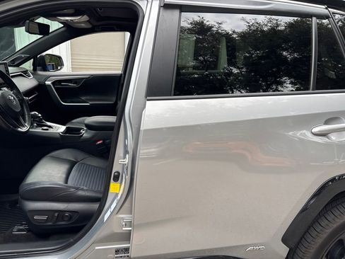 Used 2019 Toyota RAV4 XSE w/ XSE Weather Package AWD/4WD image 15