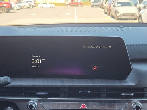 Used 2023 Kia Telluride EX w/ EX Captain's Chair Package AWD/4WD image 17