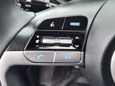 Certified 2023 Hyundai Elantra Limited w/ Preferred Accessory Package image 24