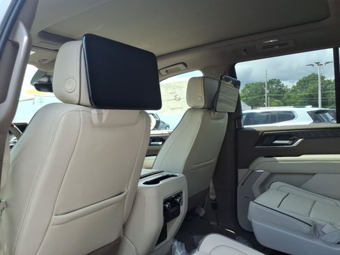 New 2026 GMC Yukon Denali w/ Denali Reserve Package AWD/4WD image 12
