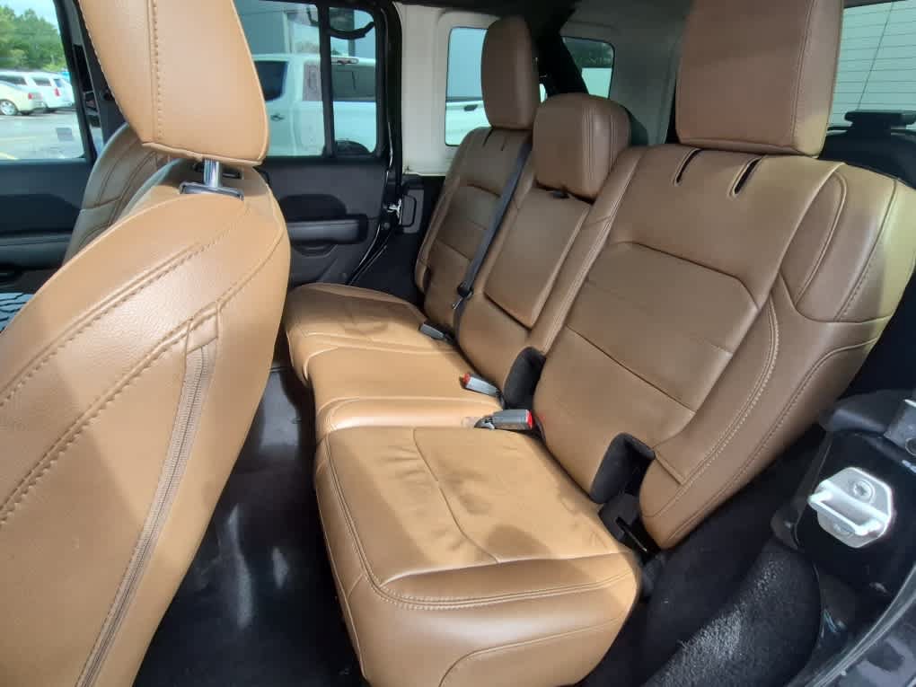 Used 2021 Jeep Wrangler Unlimited Sahara AWD/4WD image 7