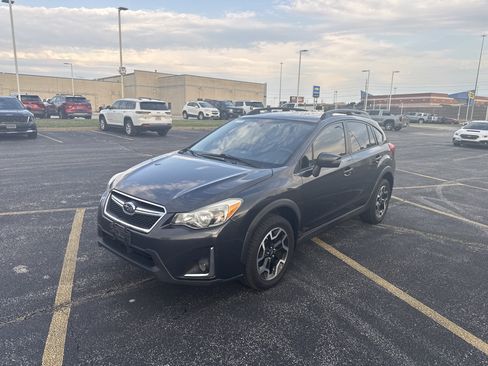 Used 2017 Subaru Crosstrek 2.0i Limited AWD/4WD image 2