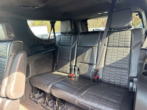 Used 2022 Cadillac Escalade ESV Premium Luxury Platinum image 30