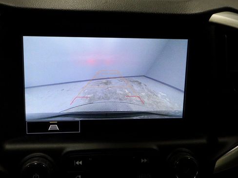 Used 2024 GMC Terrain SLT image 2