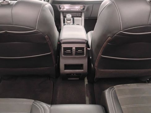 Used 2024 Mitsubishi Outlander SE FWD image 16