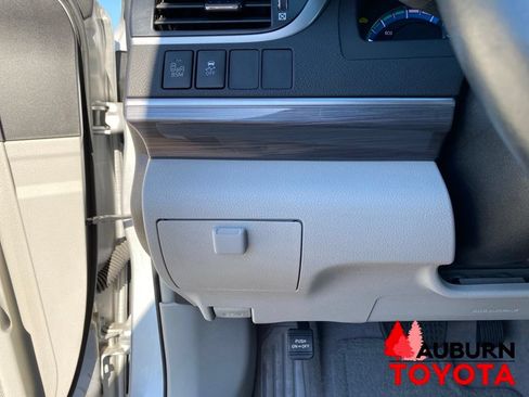 Used 2013 Toyota Camry XLE w/ Leather Pkg FWD image 34