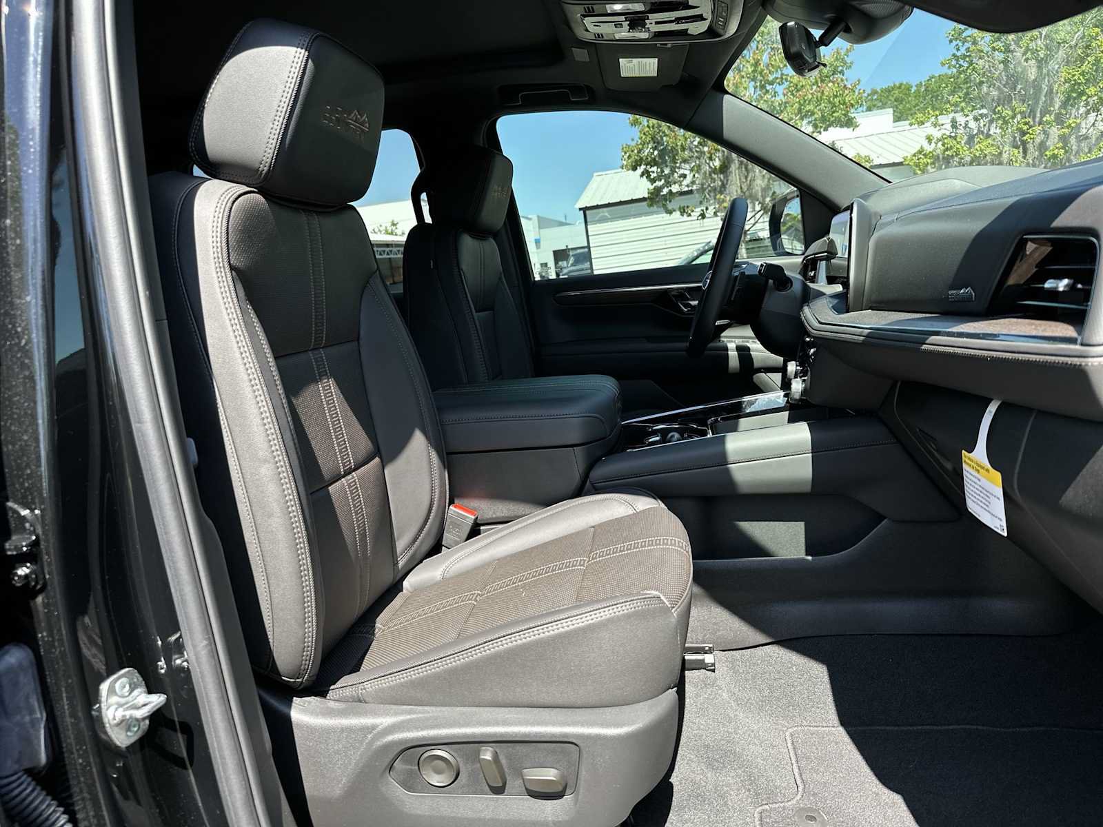New 2026 Chevrolet Tahoe High Country w/ Sun And Tow Package AWD/4WD image 19