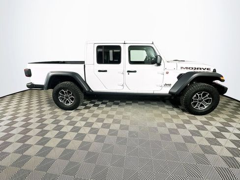 Certified 2025 Jeep Gladiator Mojave w/ Steel Bumper Group image 14