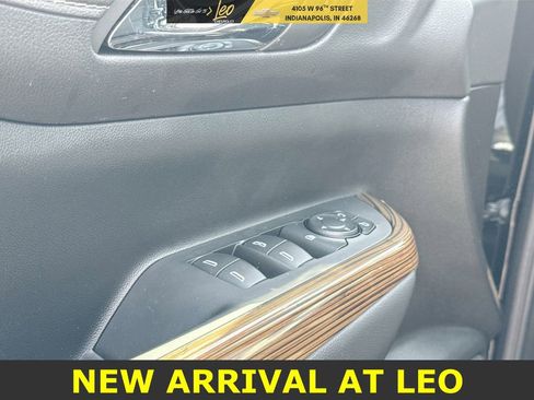 Used 2023 GMC Acadia SLE w/ Driver Convenience Package image 18