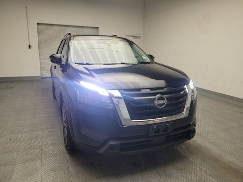 Used 2023 Nissan Pathfinder SV FWD image 14