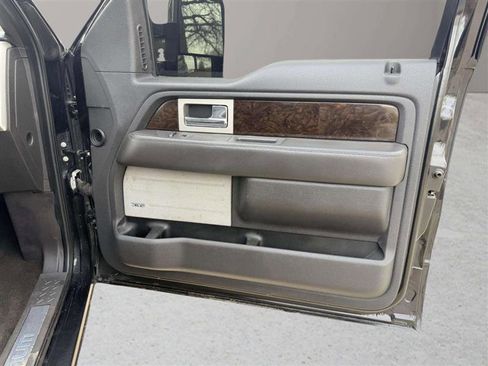 Used 2014 Ford F150 Platinum image 24