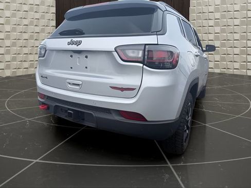 Used 2025 Jeep Compass Trailhawk w/ Trailhawk Elite Group image 4